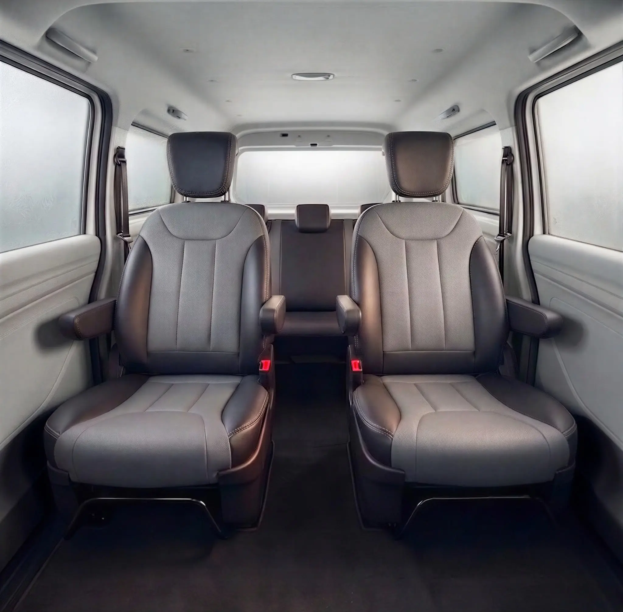 V7 EV independent second-row seats